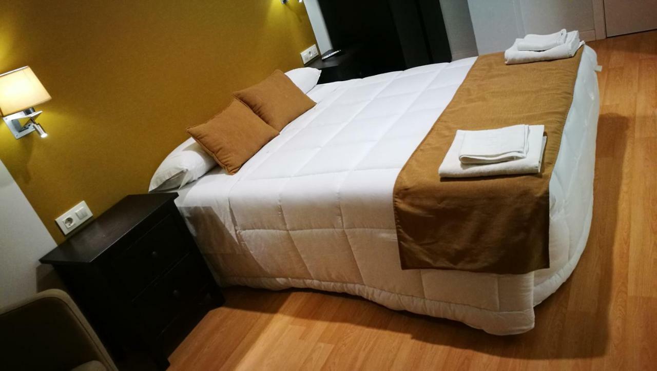 Hotel Moya 纳瓦尔莫拉尔德拉马塔 外观 照片
