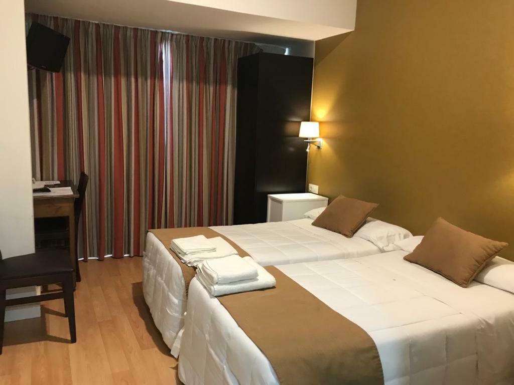 Hotel Moya 纳瓦尔莫拉尔德拉马塔 外观 照片