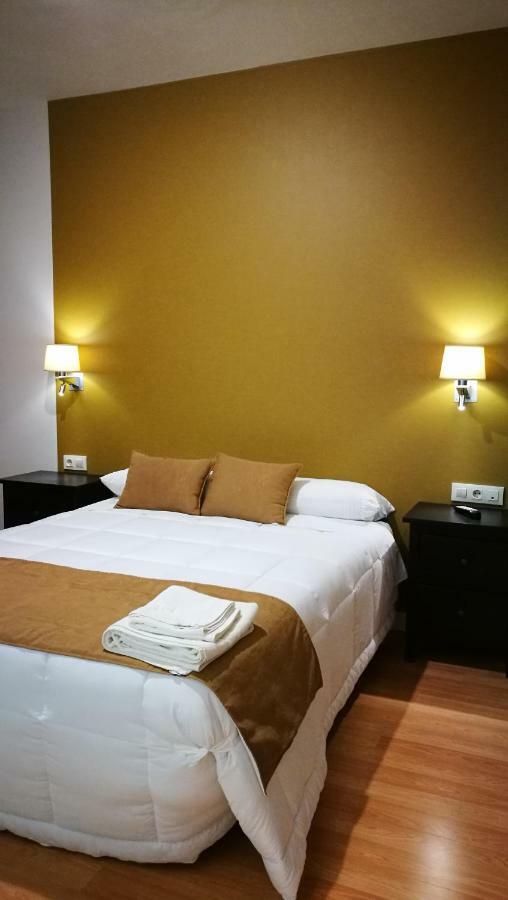 Hotel Moya 纳瓦尔莫拉尔德拉马塔 外观 照片