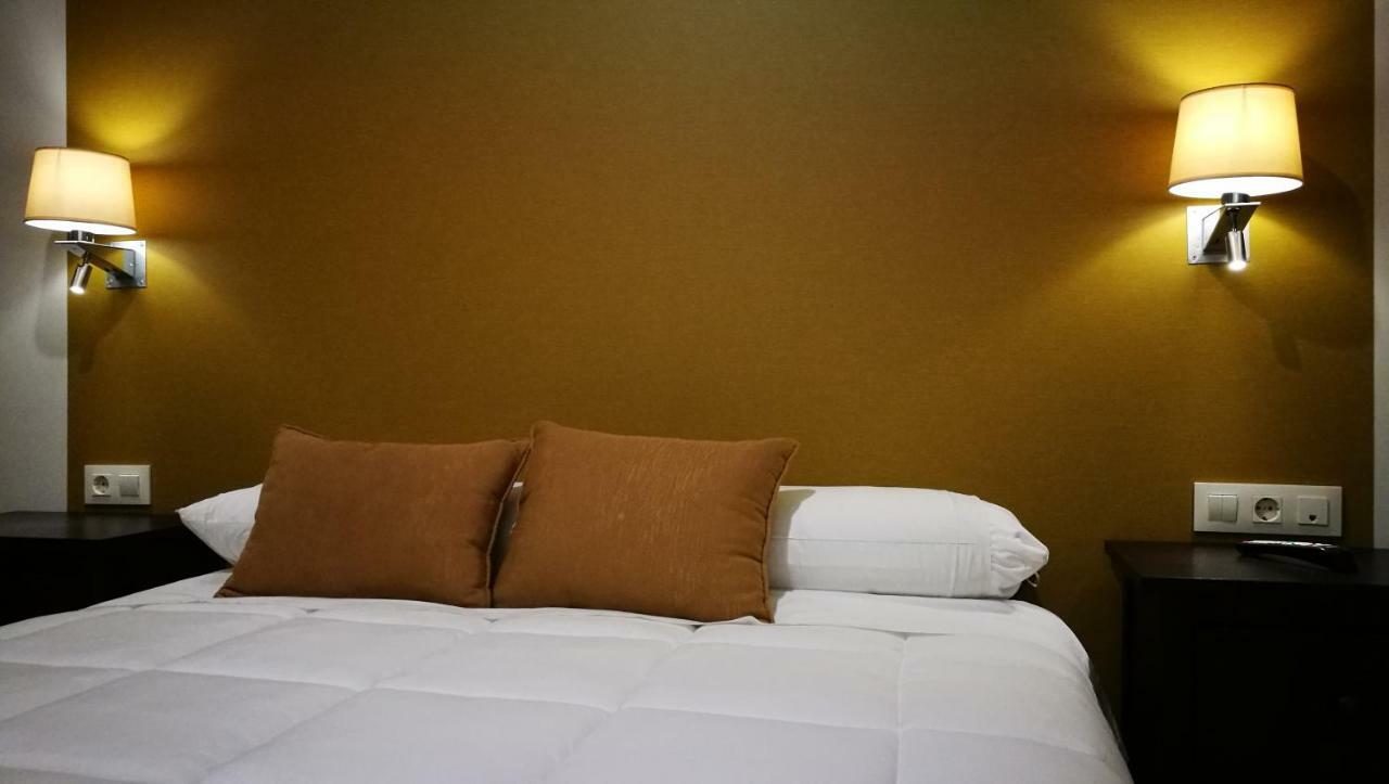 Hotel Moya 纳瓦尔莫拉尔德拉马塔 外观 照片