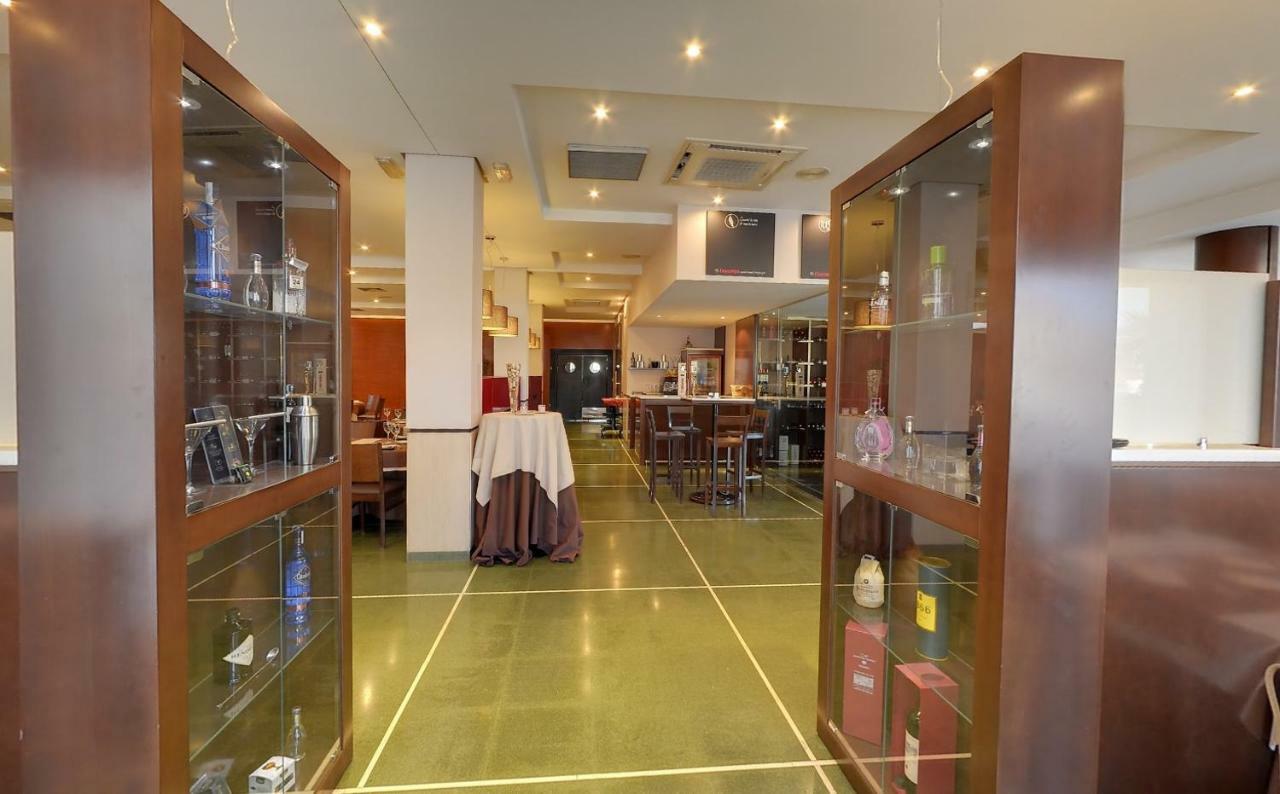 Hotel Moya 纳瓦尔莫拉尔德拉马塔 外观 照片