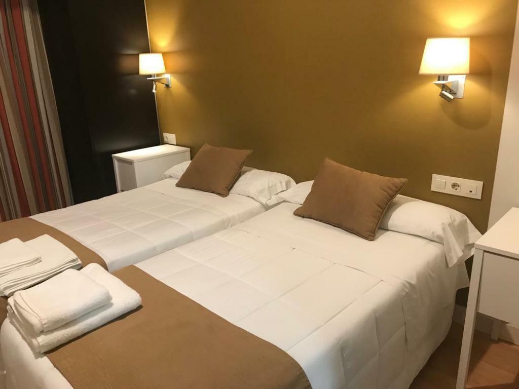 Hotel Moya 纳瓦尔莫拉尔德拉马塔 外观 照片