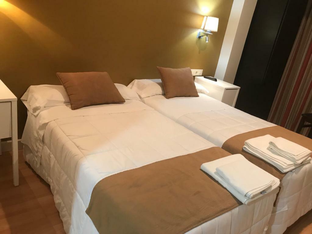 Hotel Moya 纳瓦尔莫拉尔德拉马塔 外观 照片