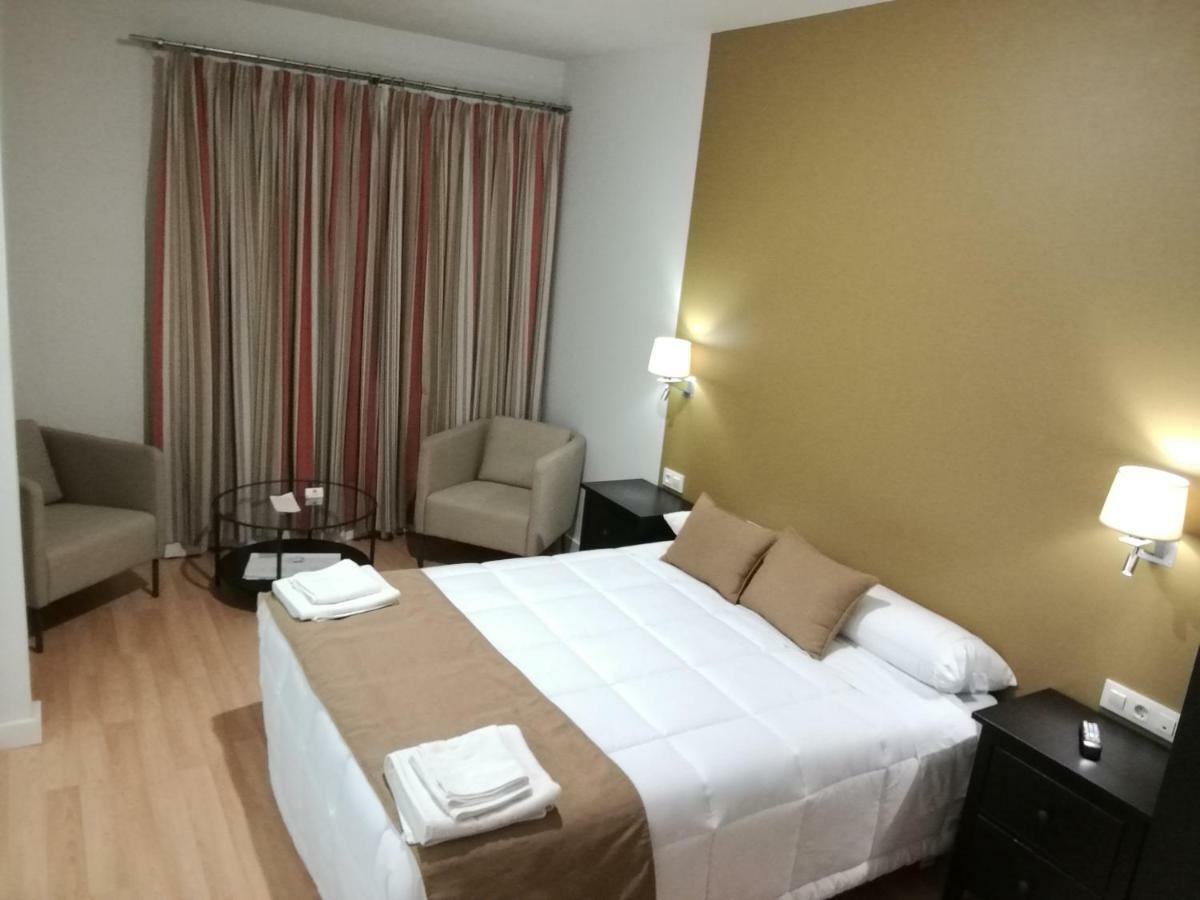 Hotel Moya 纳瓦尔莫拉尔德拉马塔 外观 照片