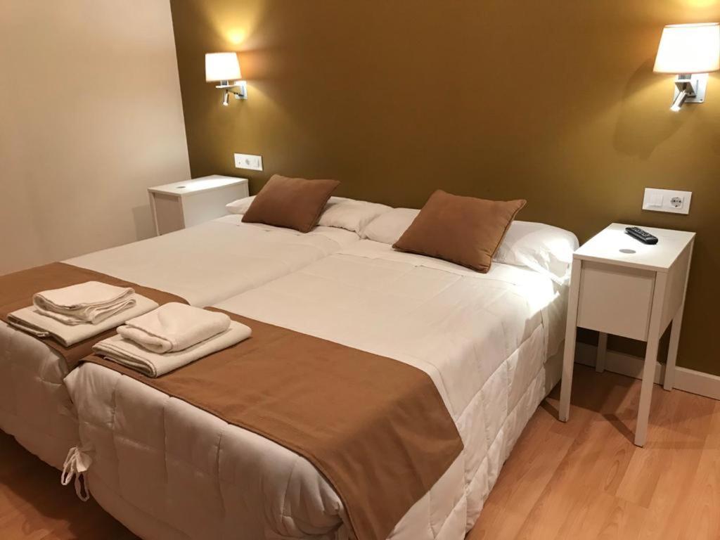 Hotel Moya 纳瓦尔莫拉尔德拉马塔 外观 照片