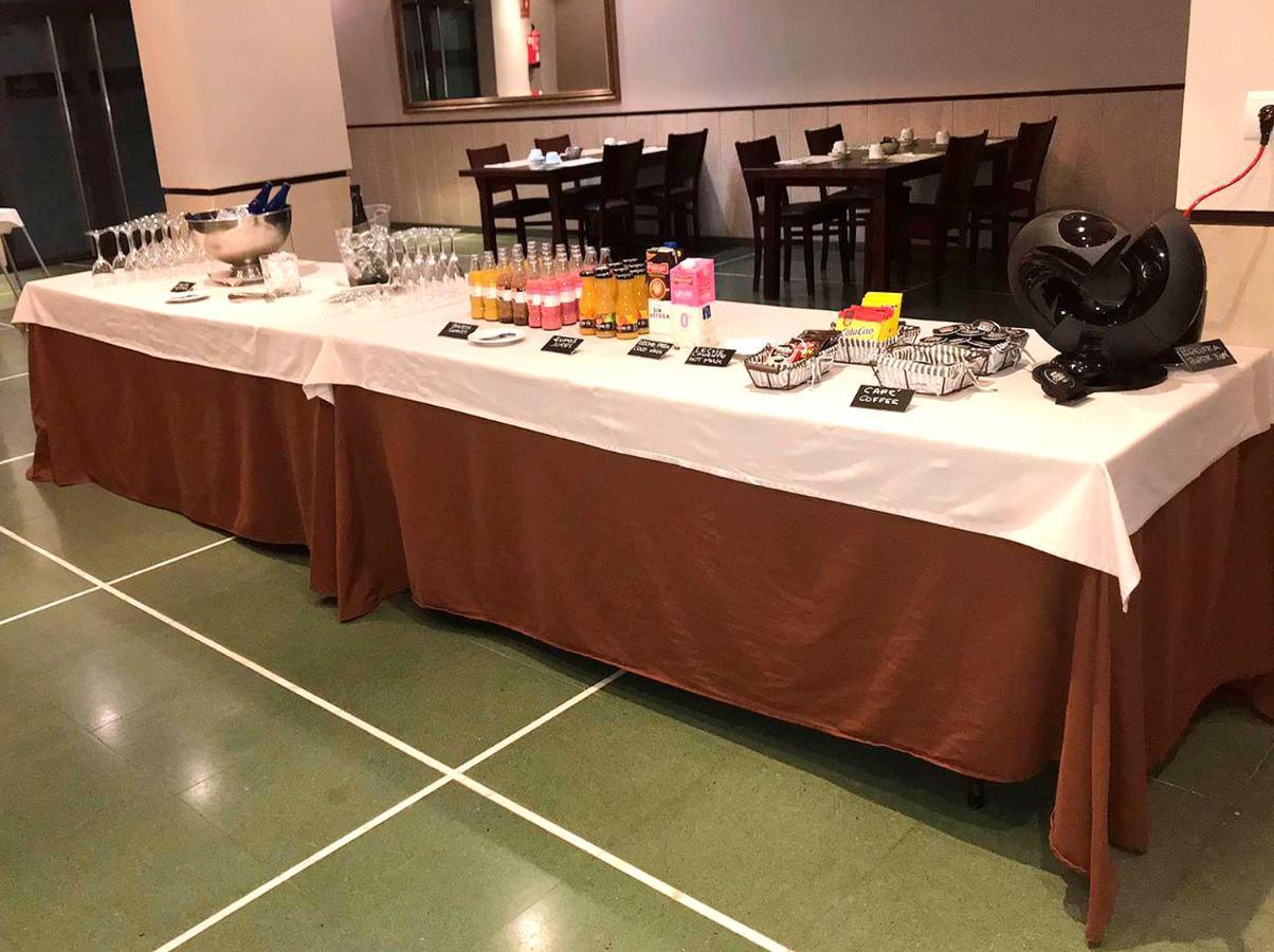 Hotel Moya 纳瓦尔莫拉尔德拉马塔 外观 照片